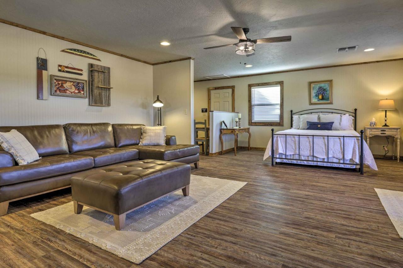 Cozy Fredericksburg Studio Near Wineries! Bagian luar foto