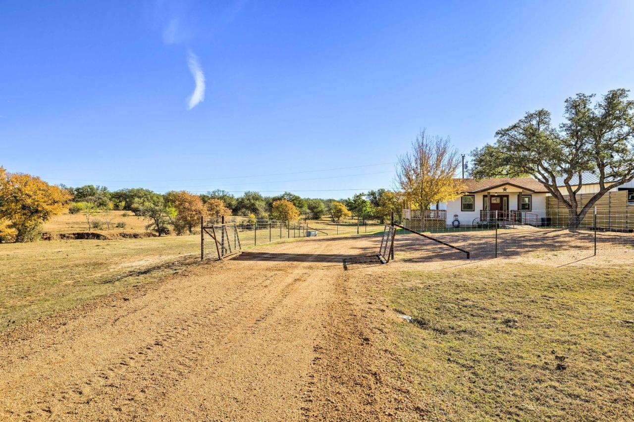 Cozy Fredericksburg Studio Near Wineries! Bagian luar foto